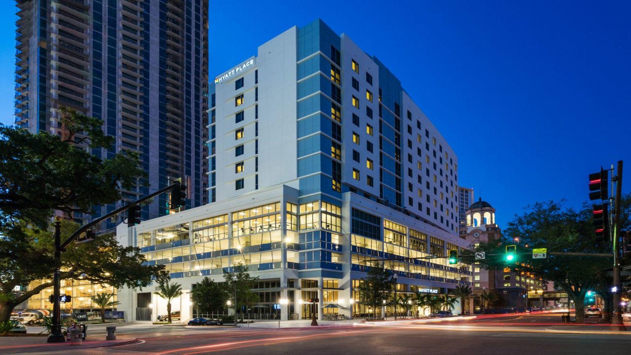 Hyatt Place St. Petersburg/Downtown Hotel Exterior photo